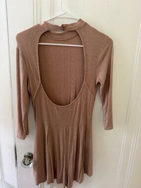 One Clothing Taupe Ribbed Open Back Romper Size Small